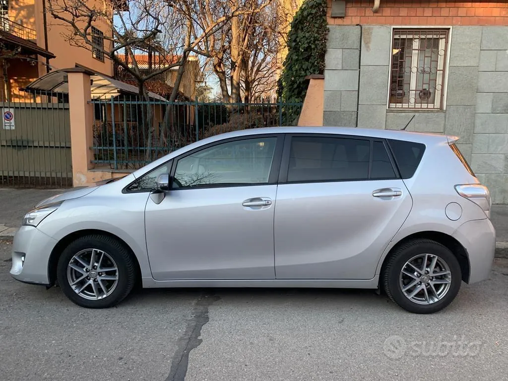 Toyota Verso 2015 photo 3