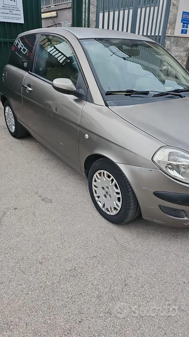 Lancia Ypsilon 2003 photo 3