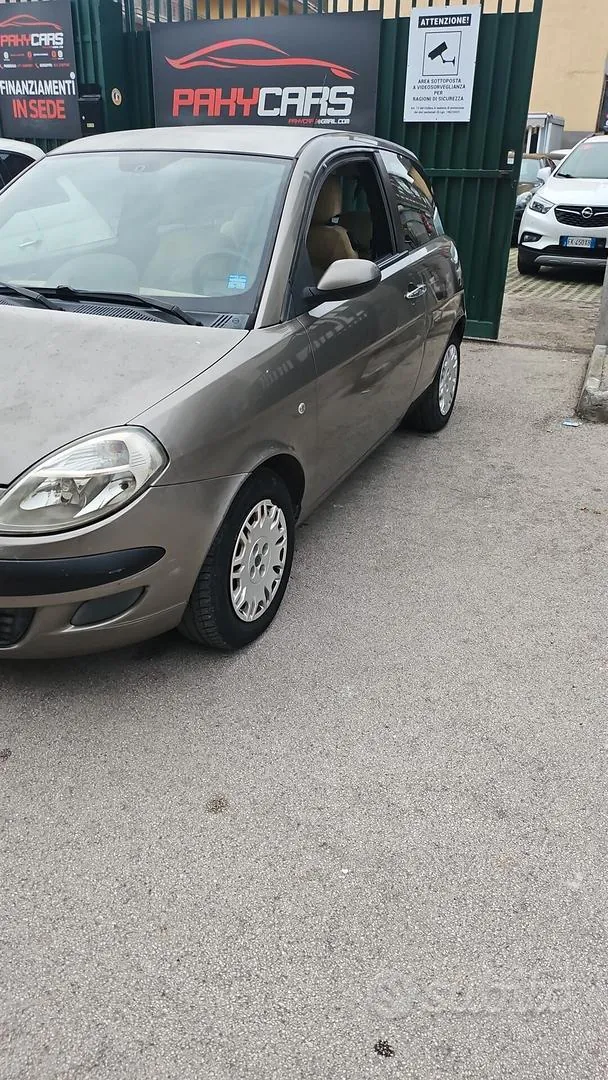Lancia Ypsilon
