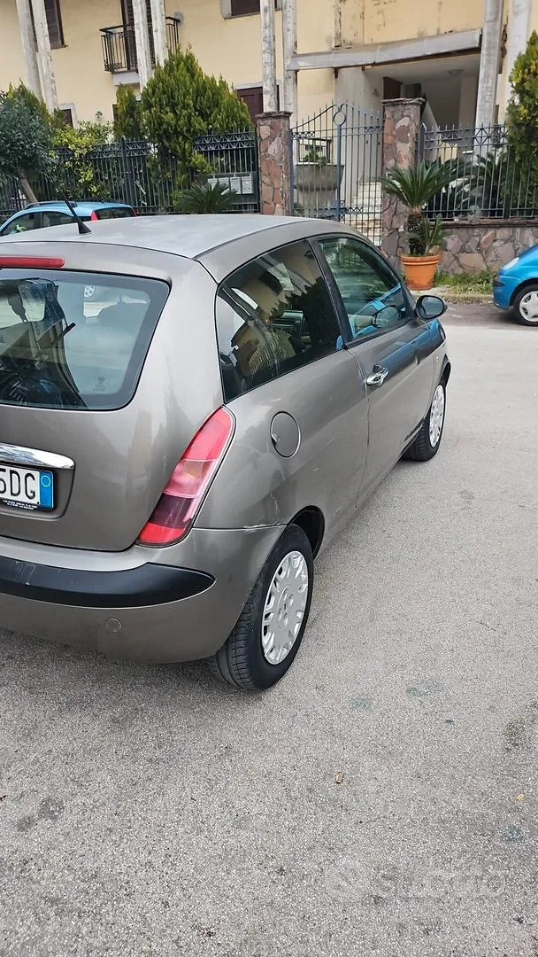 Lancia Ypsilon 2003 photo 4