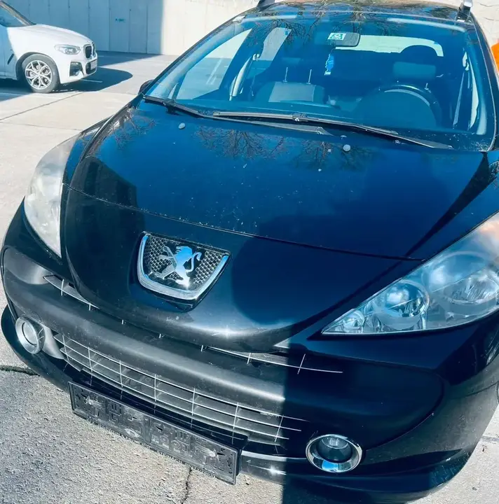Peugeot 207 2009 photo 2