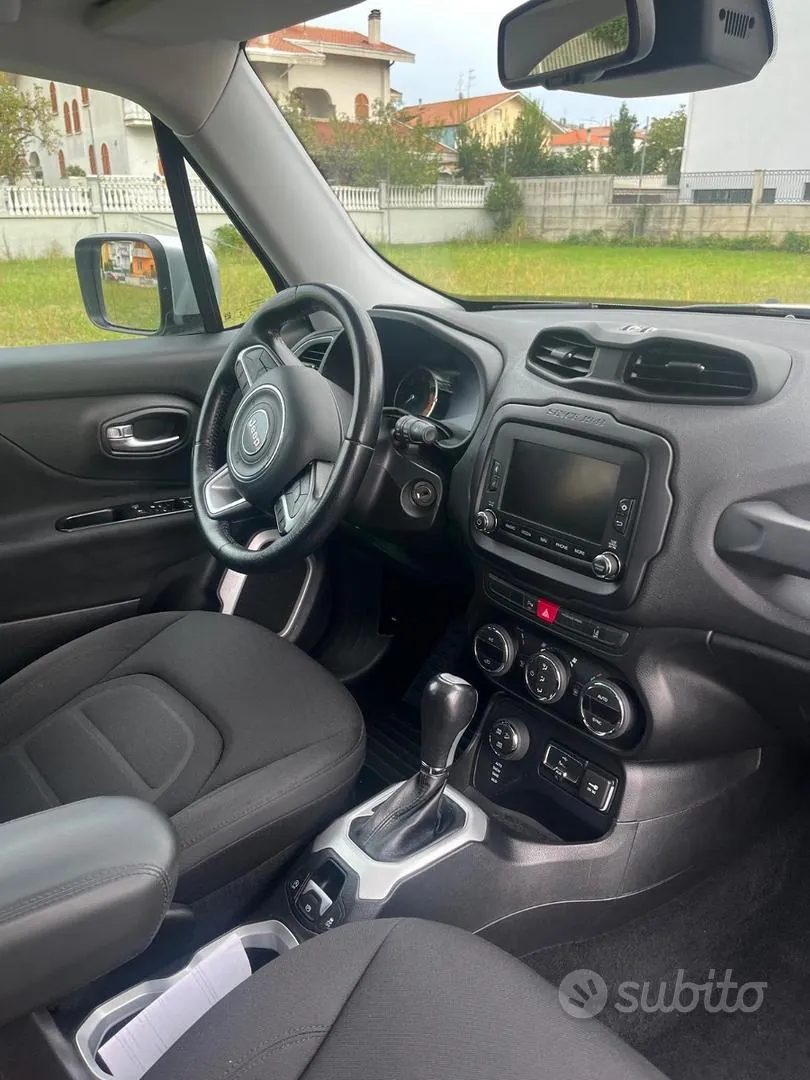 Jeep Renegade 2015 photo 4