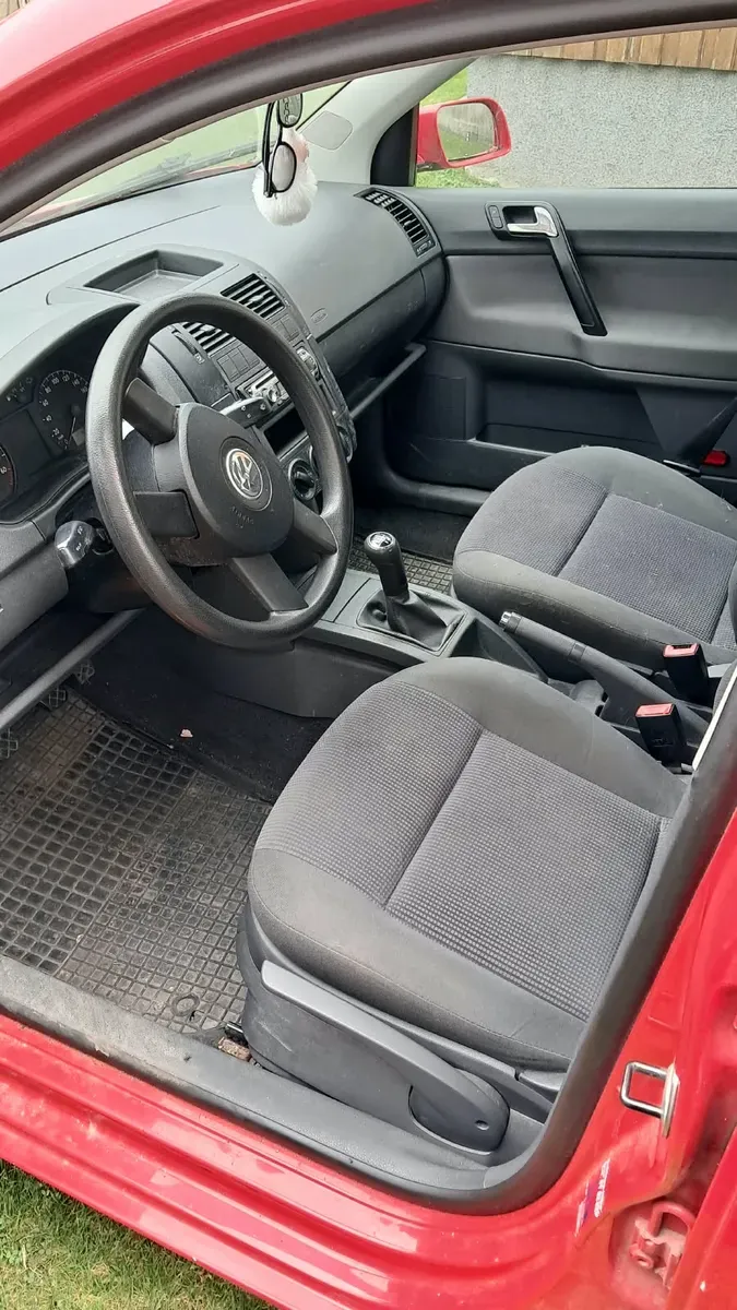 Volkswagen Polo 2003 photo 3