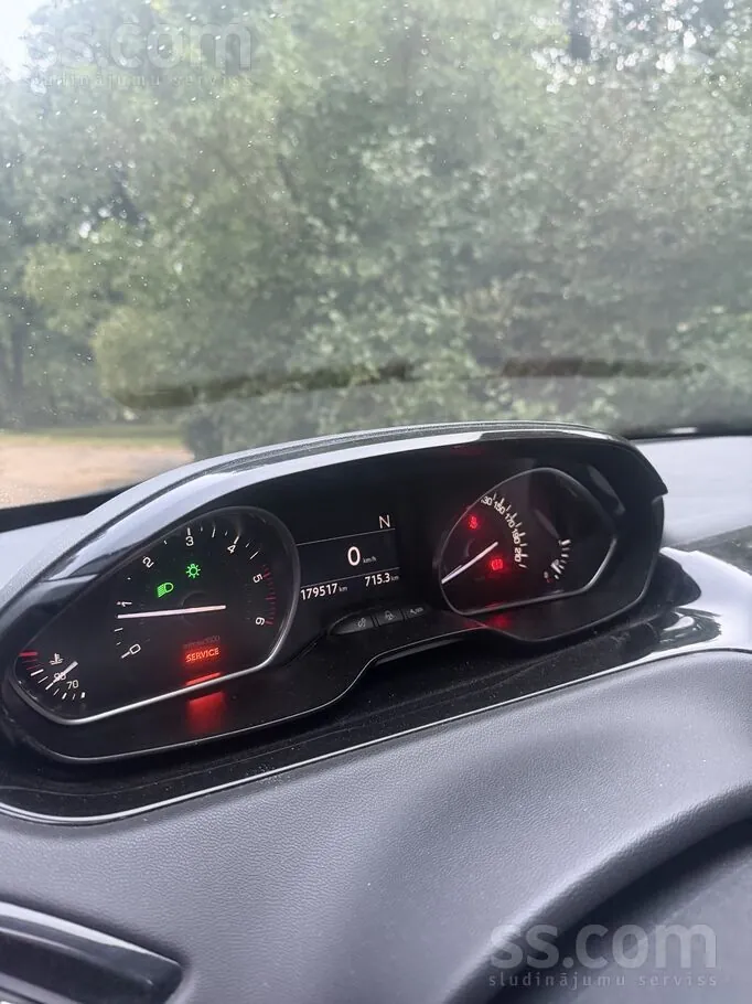 Peugeot 208 2012 photo 3