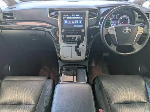 Toyota Versa Hybrid 2013 photo 3
