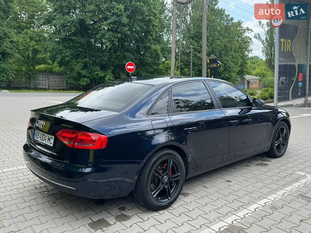 Audi A4 2011 photo 3