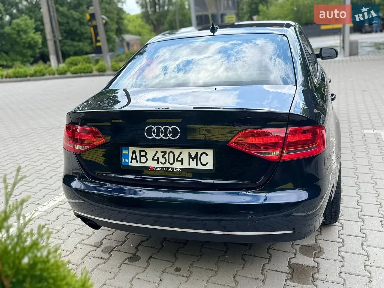 Audi A4 2011 photo 5