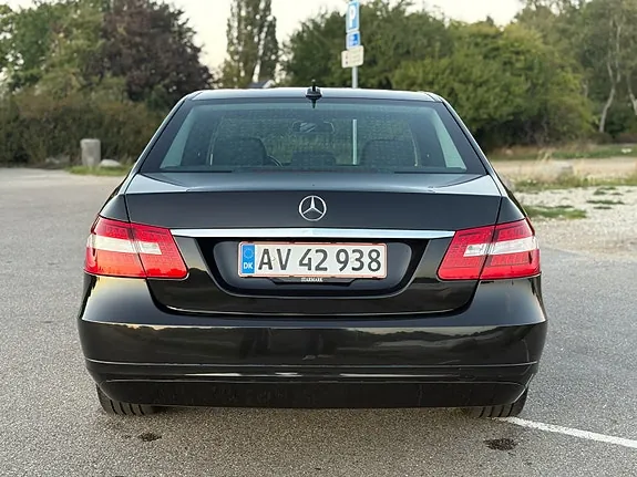 Mercedes-Benz E200 2011 photo 4