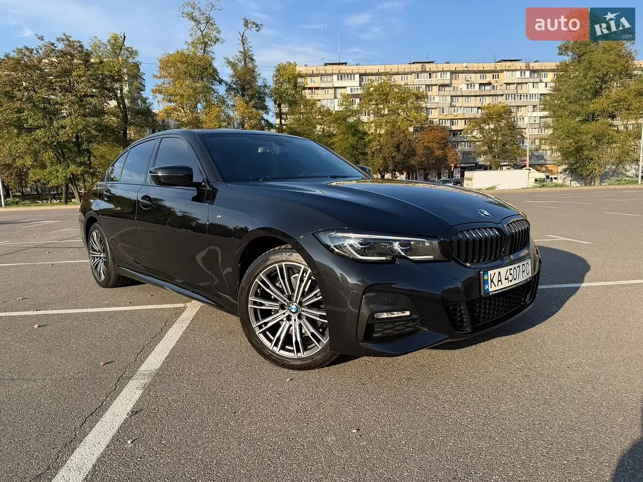 BMW 3 Series 2022 photo 2