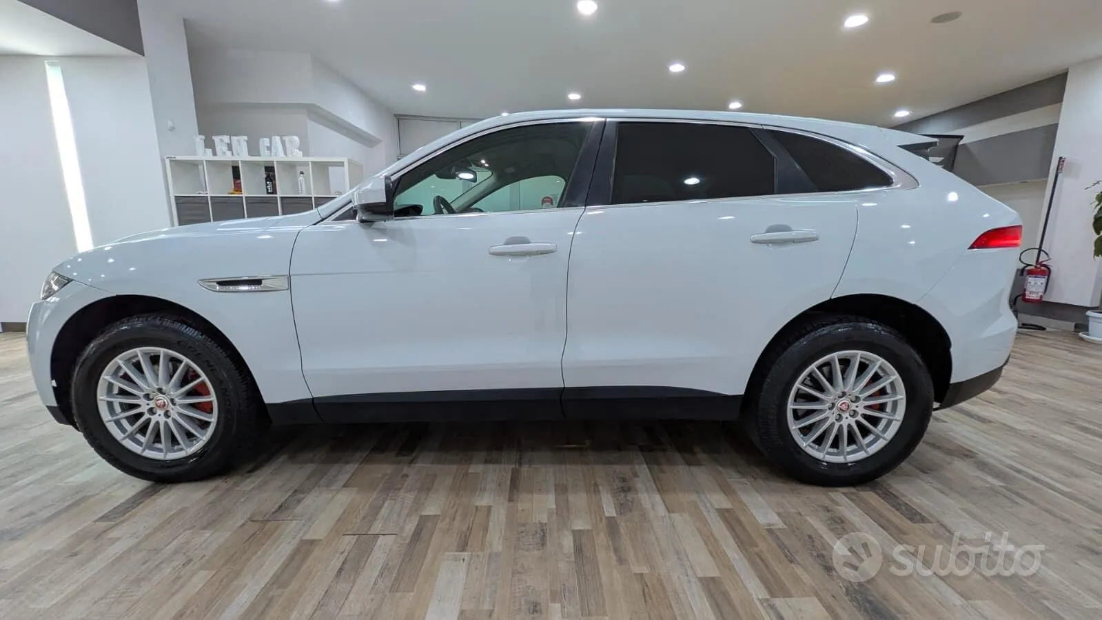 Jaguar F-Pace 2018 photo 5