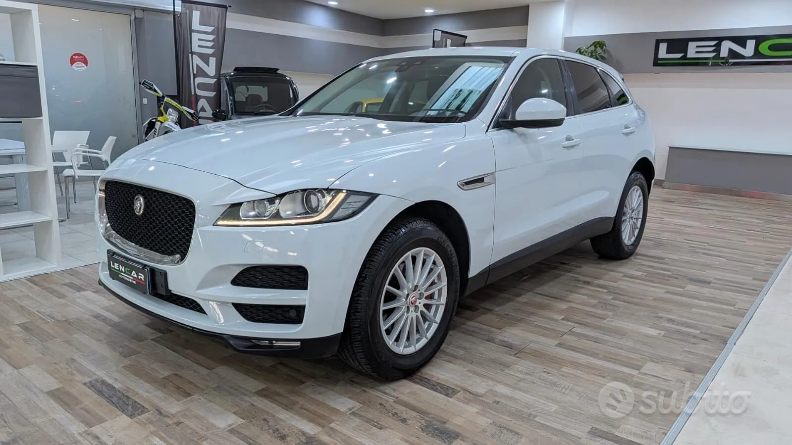 Jaguar F-Pace 2018 photo 4