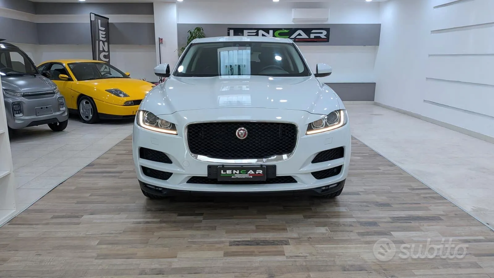 Jaguar F-Pace 2018 photo 2