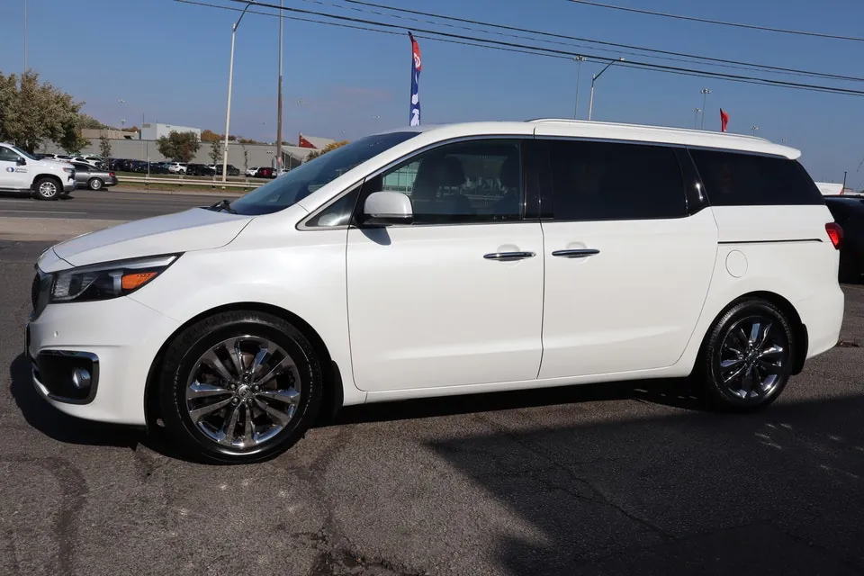 Kia Sedona 2016 photo 3