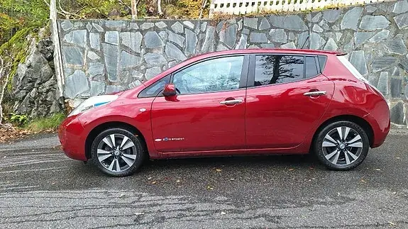 Nissan Leaf 2017 photo 2
