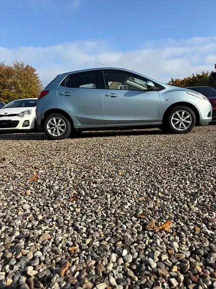 Mazda 2 2008 photo 4