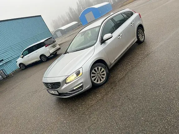 Volvo V60 2014 photo 2