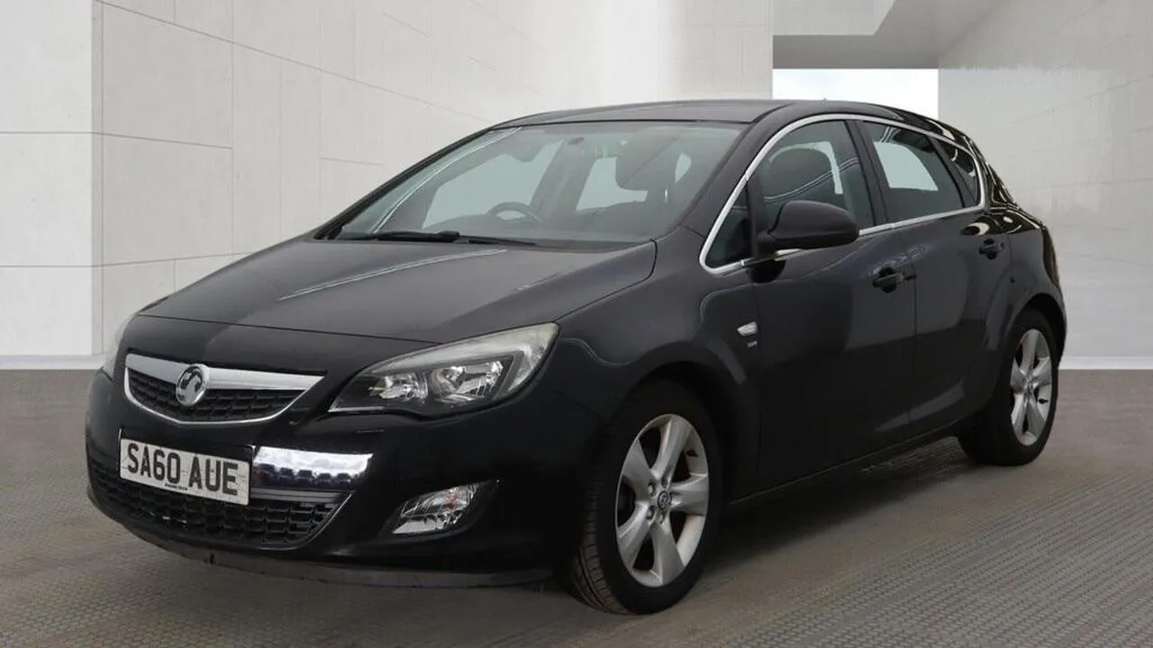 Vauxhall Astra 2010 photo 2