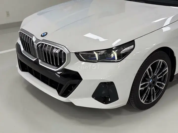 BMW 5 Series 2026 photo 3