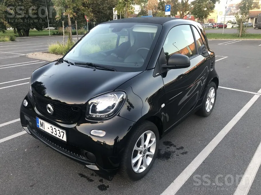 Smart Fortwo 2019 photo 2