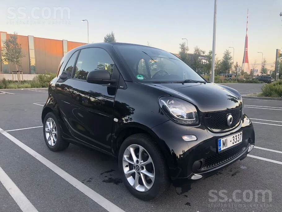 Smart Fortwo 2019 photo 3