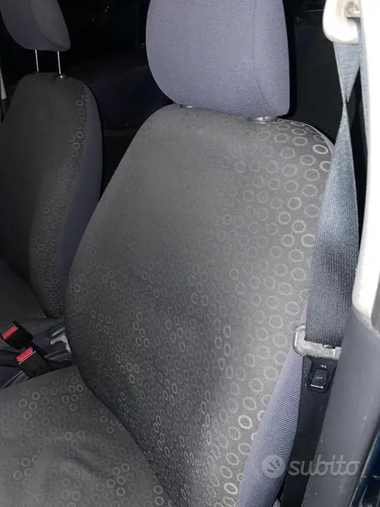 Toyota Yaris 2003 photo 5