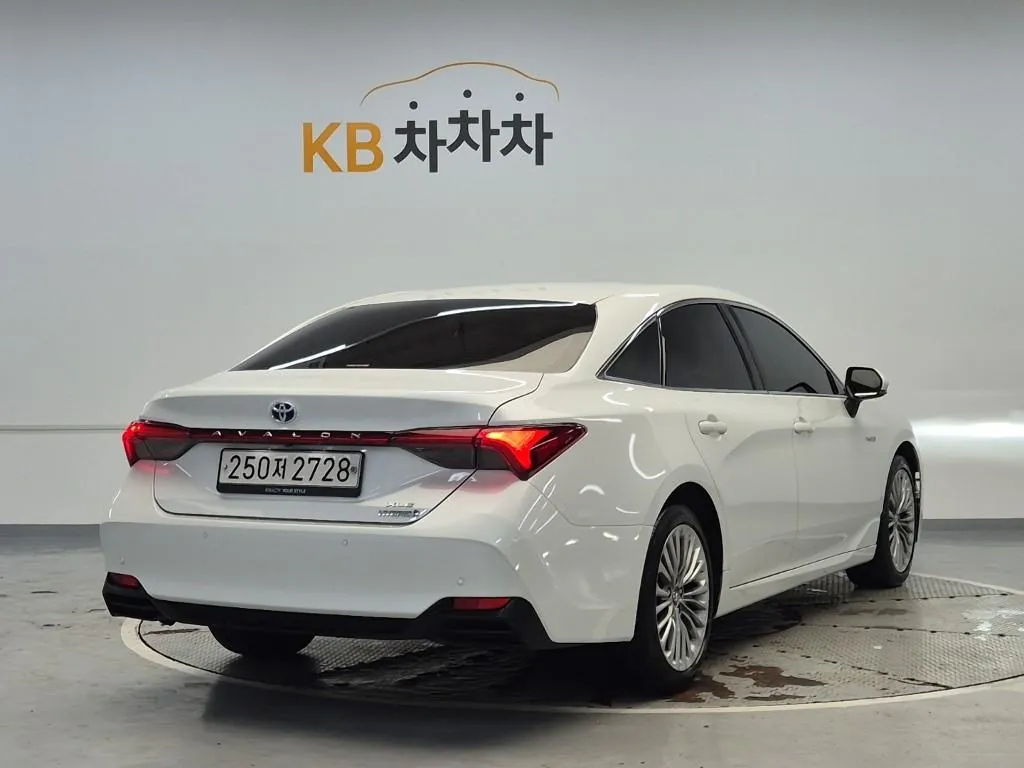Toyota Avalon 2019 photo 3