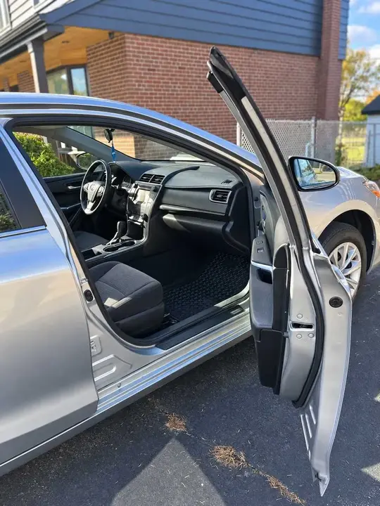 Toyota Camry 2017 photo 2