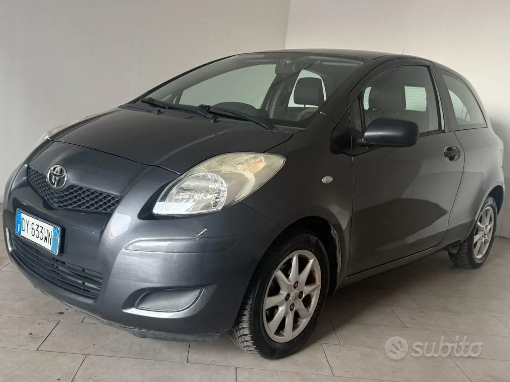 Toyota Yaris 2009 photo 2
