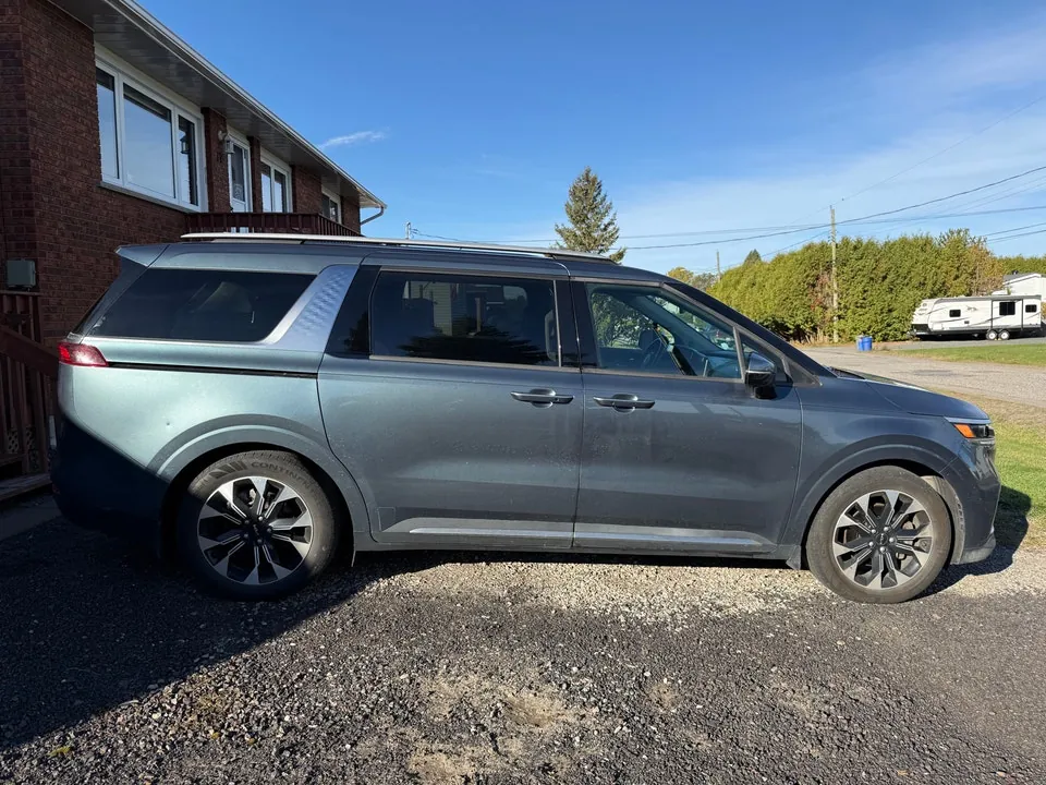 Kia Carnival 2023 photo 4