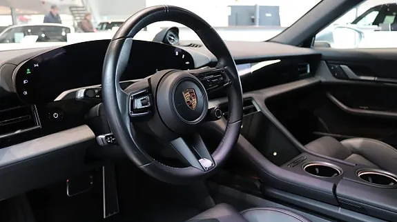 Porsche Taycan 4 2025 photo 4