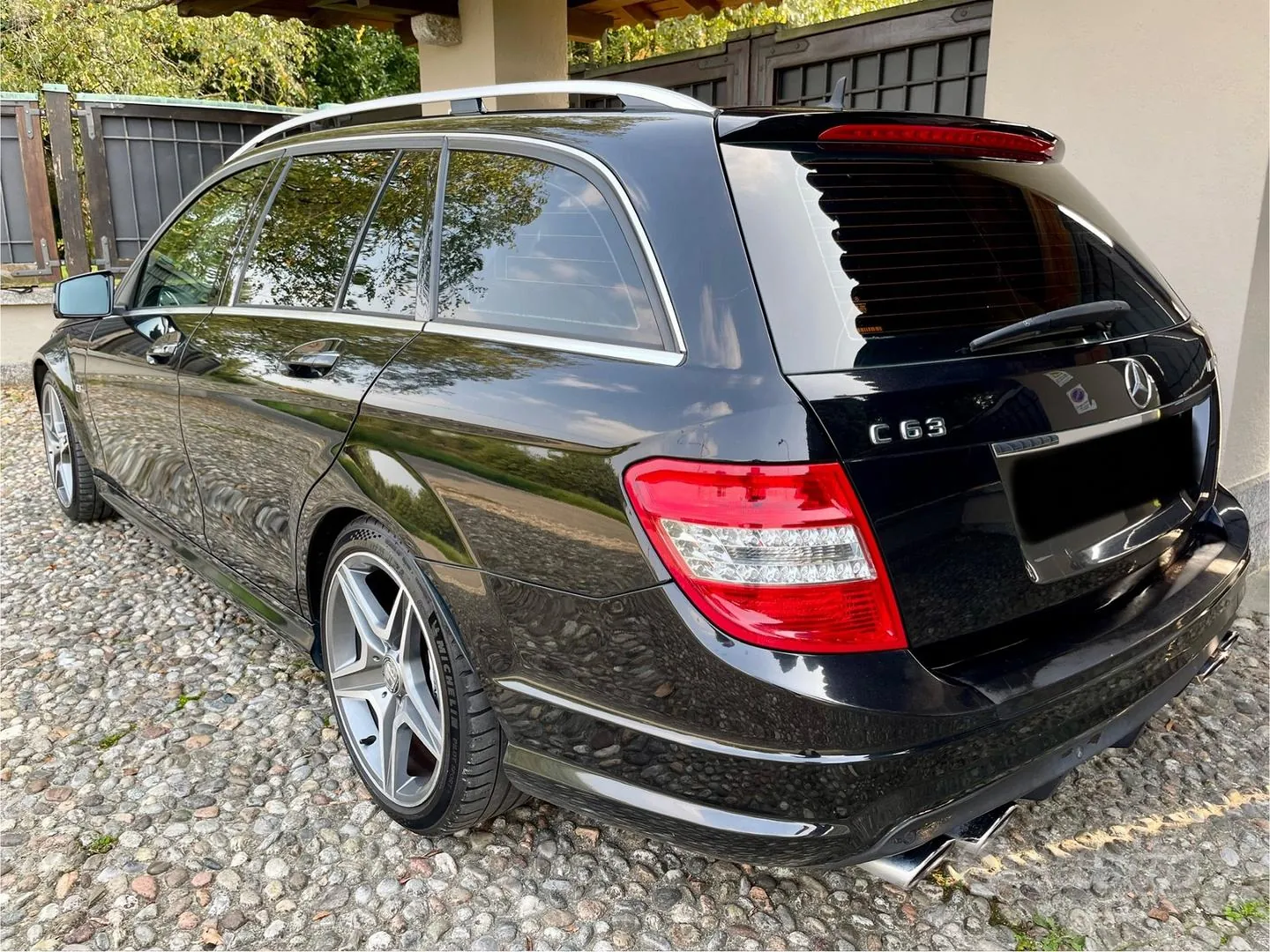 Mercedes-Benz C 63 Amg 2011 photo 3