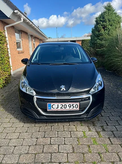Peugeot 208 2017 photo 2