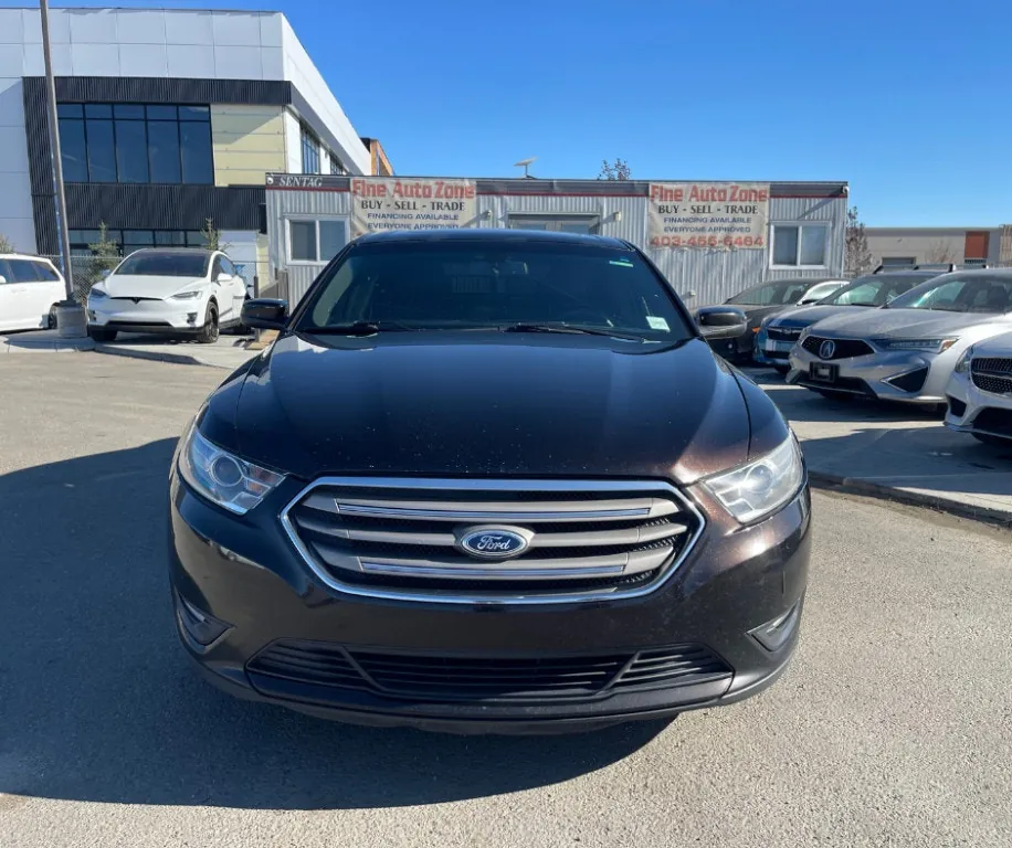 Ford Taurus 2013 photo 2