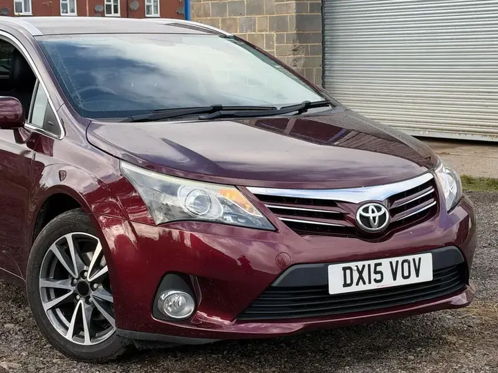 Toyota Avensis 2015 photo 5