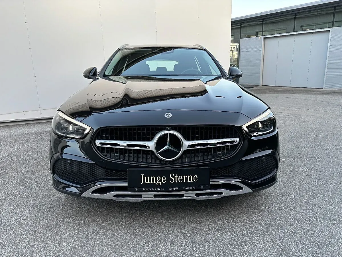 Mercedes-Benz C-Class 2022 photo 3