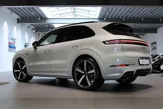 Porsche Cayenne 2026 photo 2
