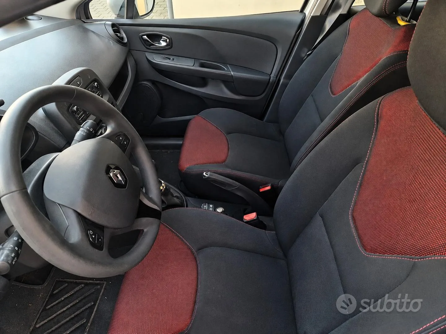 Renault Clio 2014 photo 4