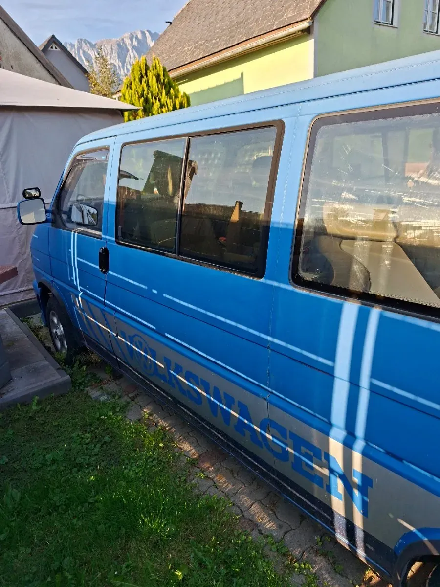 Volkswagen T4 1998 photo 3