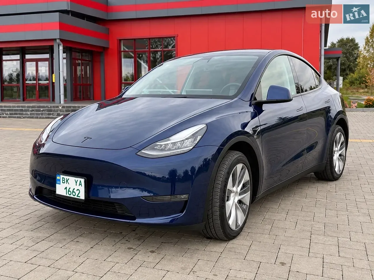 Tesla Model Y 2023 photo 2