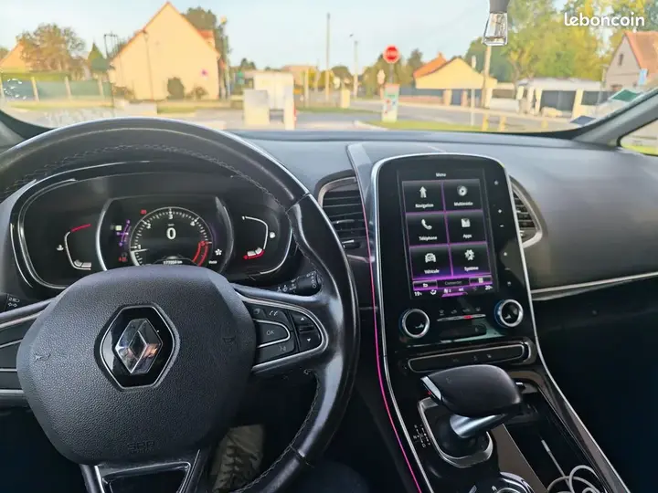 Renault Espace 2017 photo 3