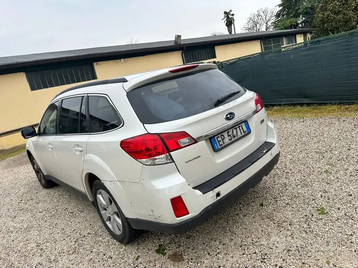 Subaru Outback 2013 photo 3