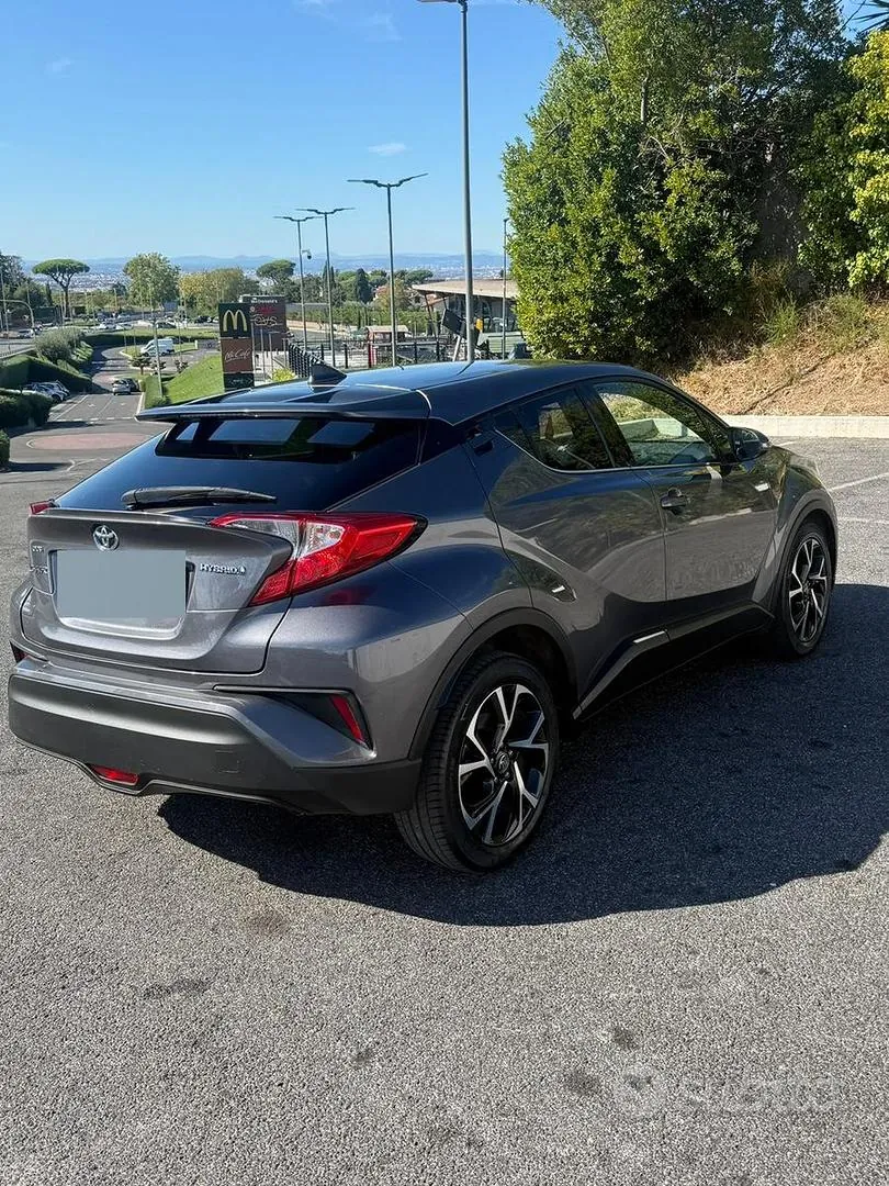 Toyota Chr 2019 photo 2