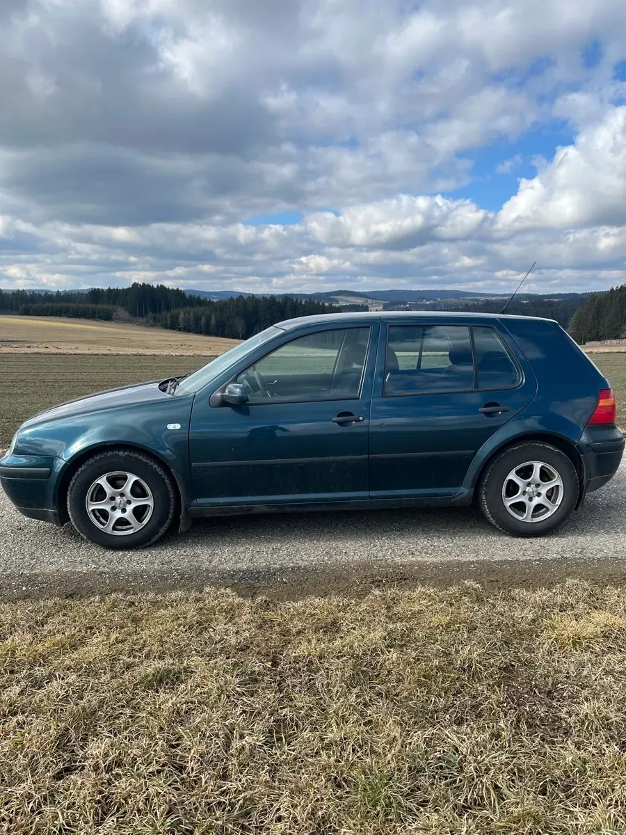 Volkswagen Golf 2004 photo 2