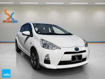 Toyota Aqua 2014 photo 2