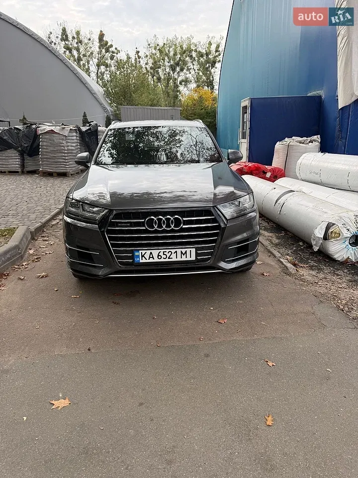 Audi Q7 2019 photo 2