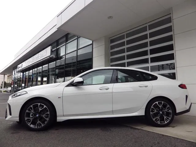BMW 2 Series 2025 photo 4