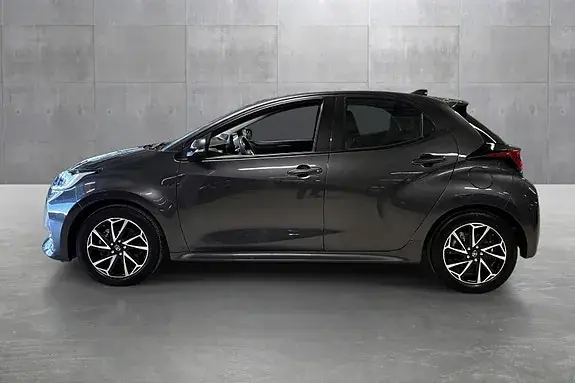 Toyota Yaris 2022 photo 2
