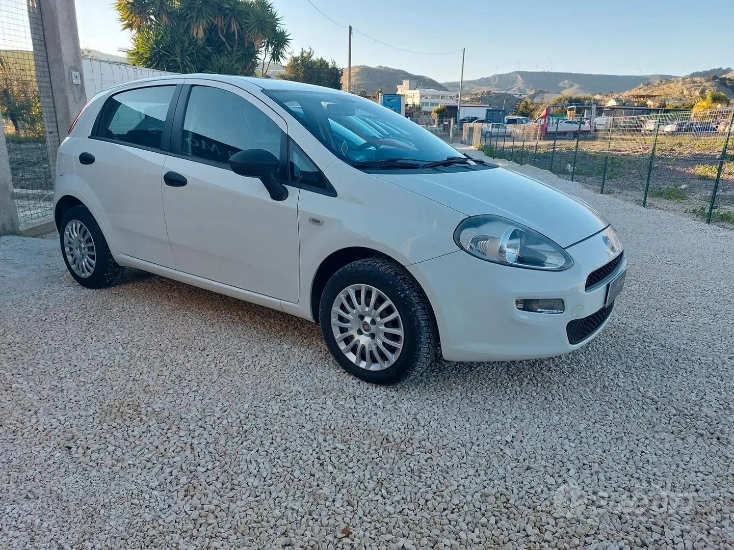 Fiat Punto 2014 photo 3