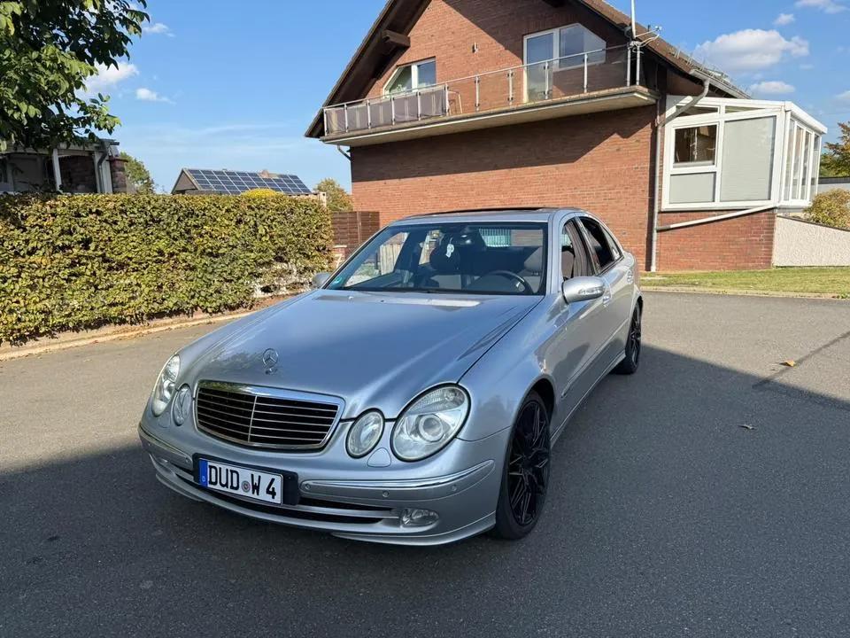 Mercedes-Benz E240