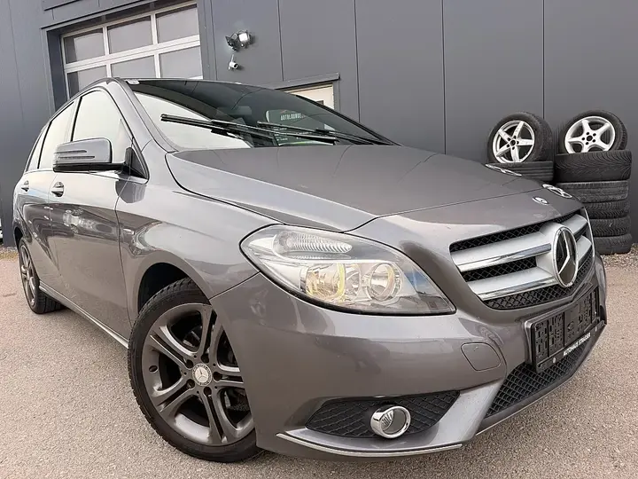 Mercedes-Benz B-Class 2012 photo 3